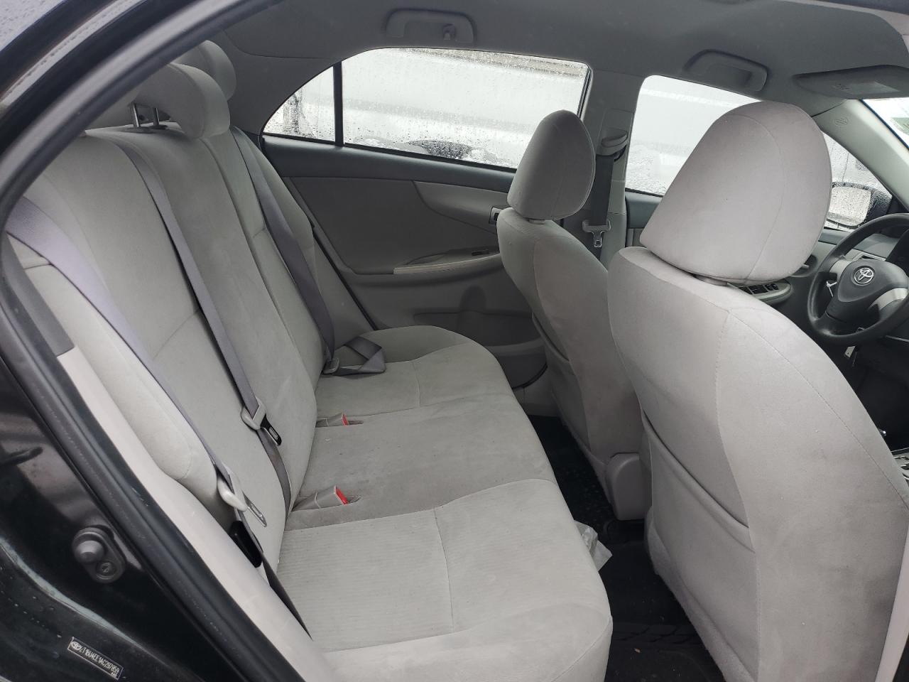 2010 Toyota Corolla - Image 10