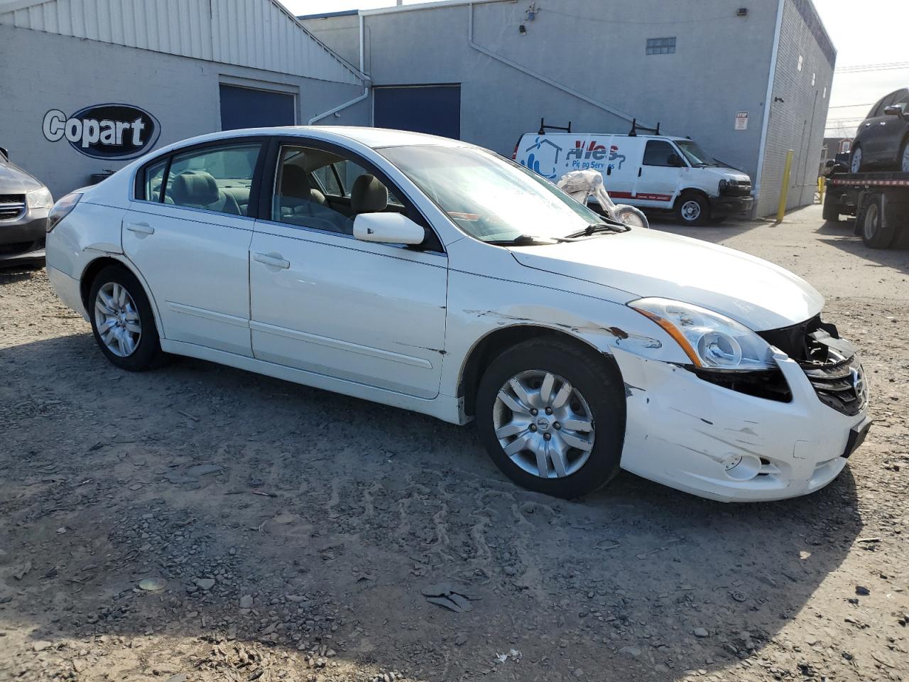2010 Nissan Altima - Image 4
