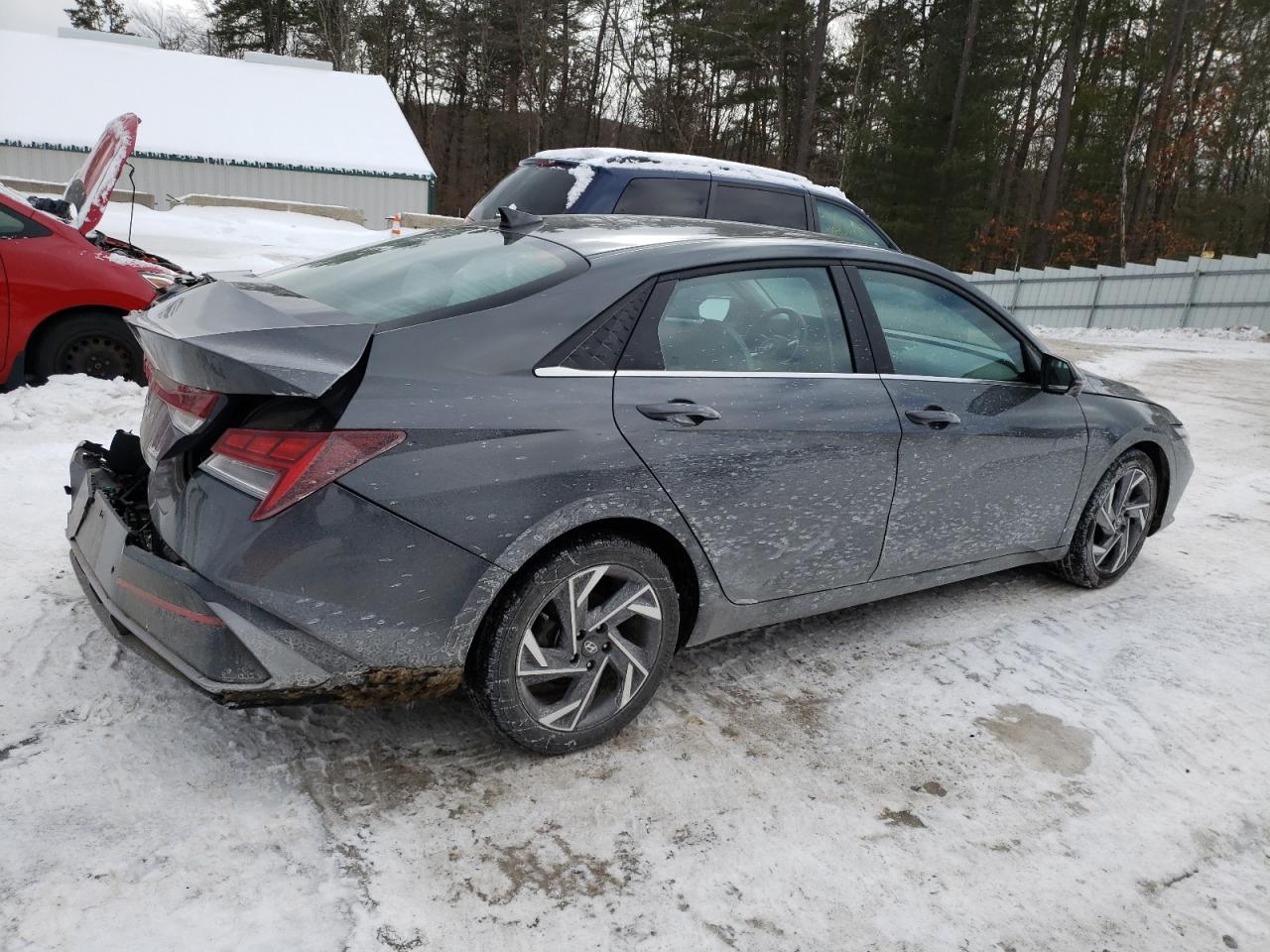 2024 Hyundai Elantra - Image 3