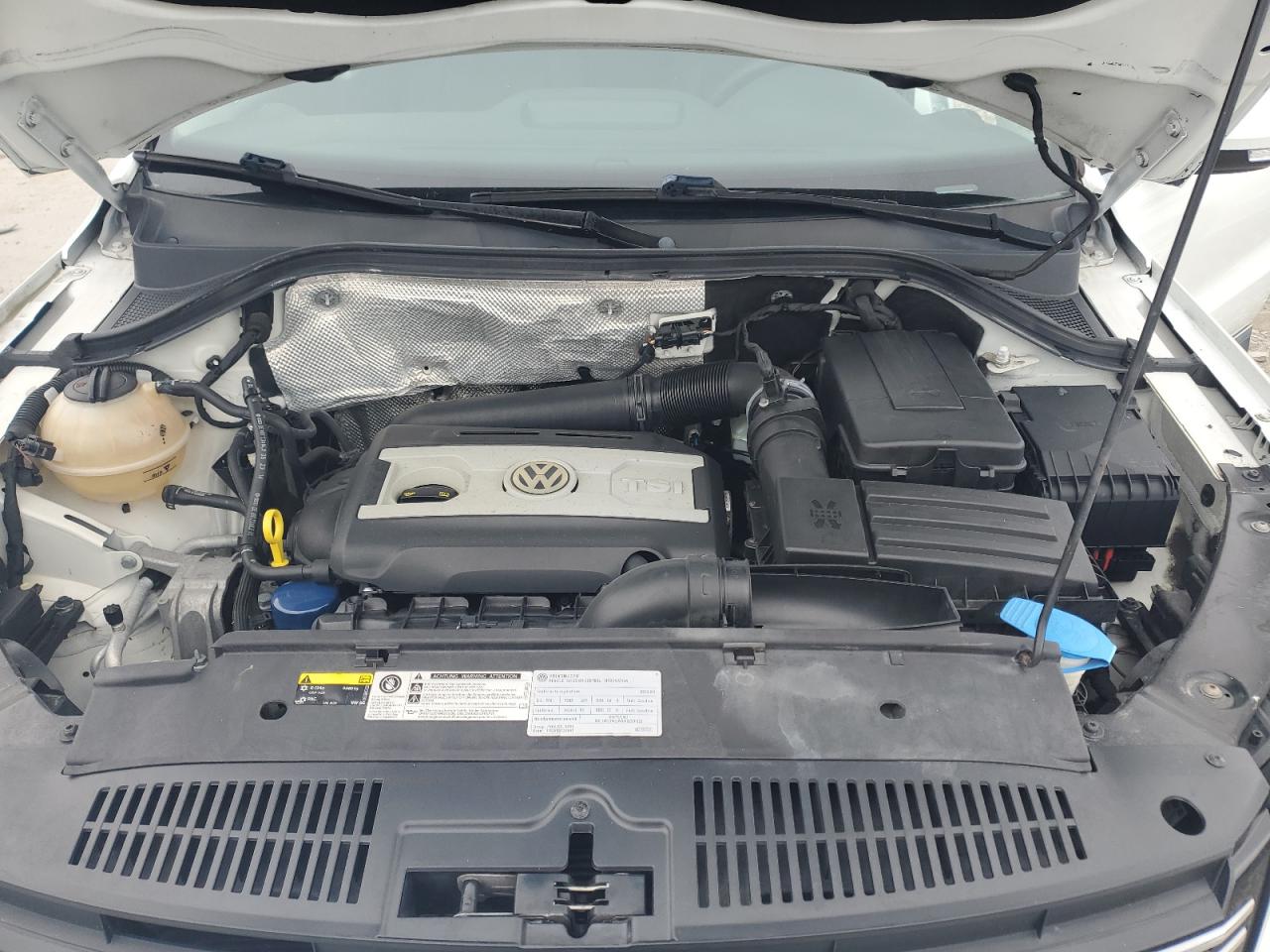 2015 Volkswagen Tiguan S VIN: WVGAV7AX2FW515951 Lot: 44773155