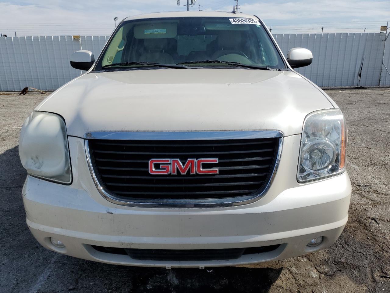 2011 GMC Yukon - Image 5