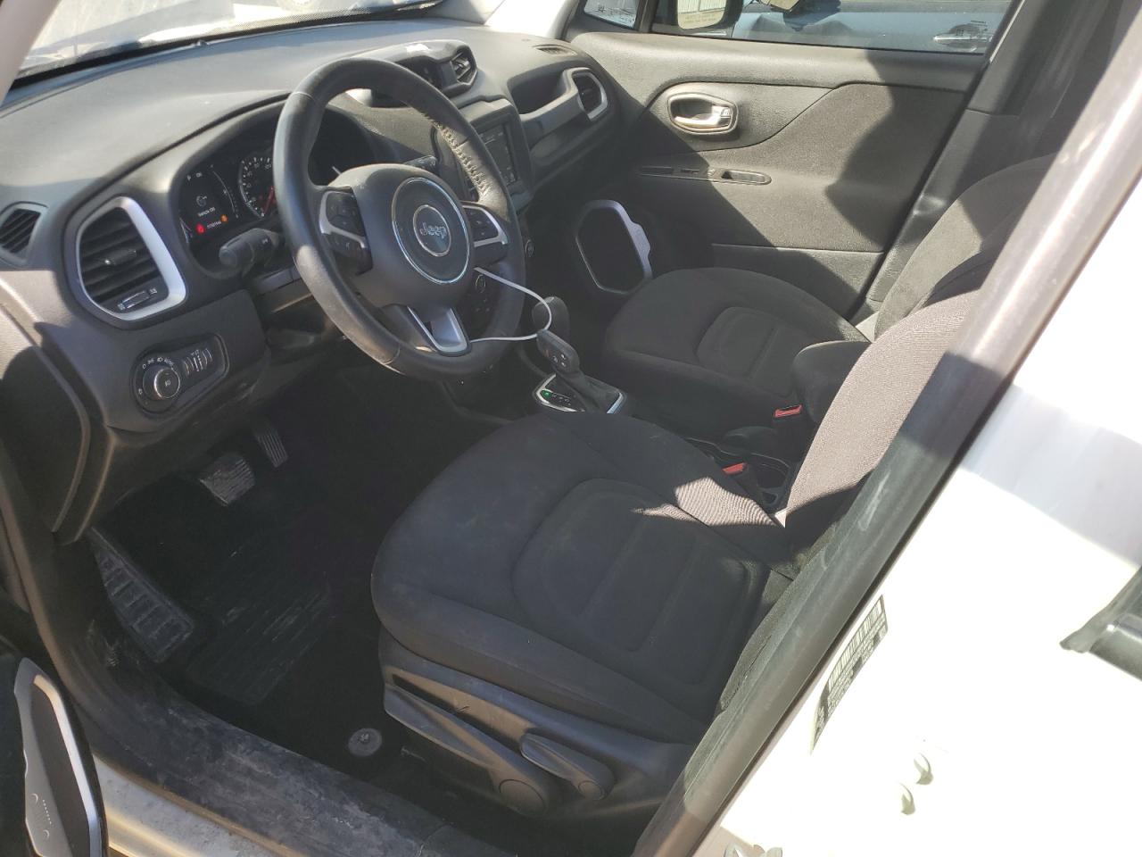 2018 Jeep Renegade - Image 7
