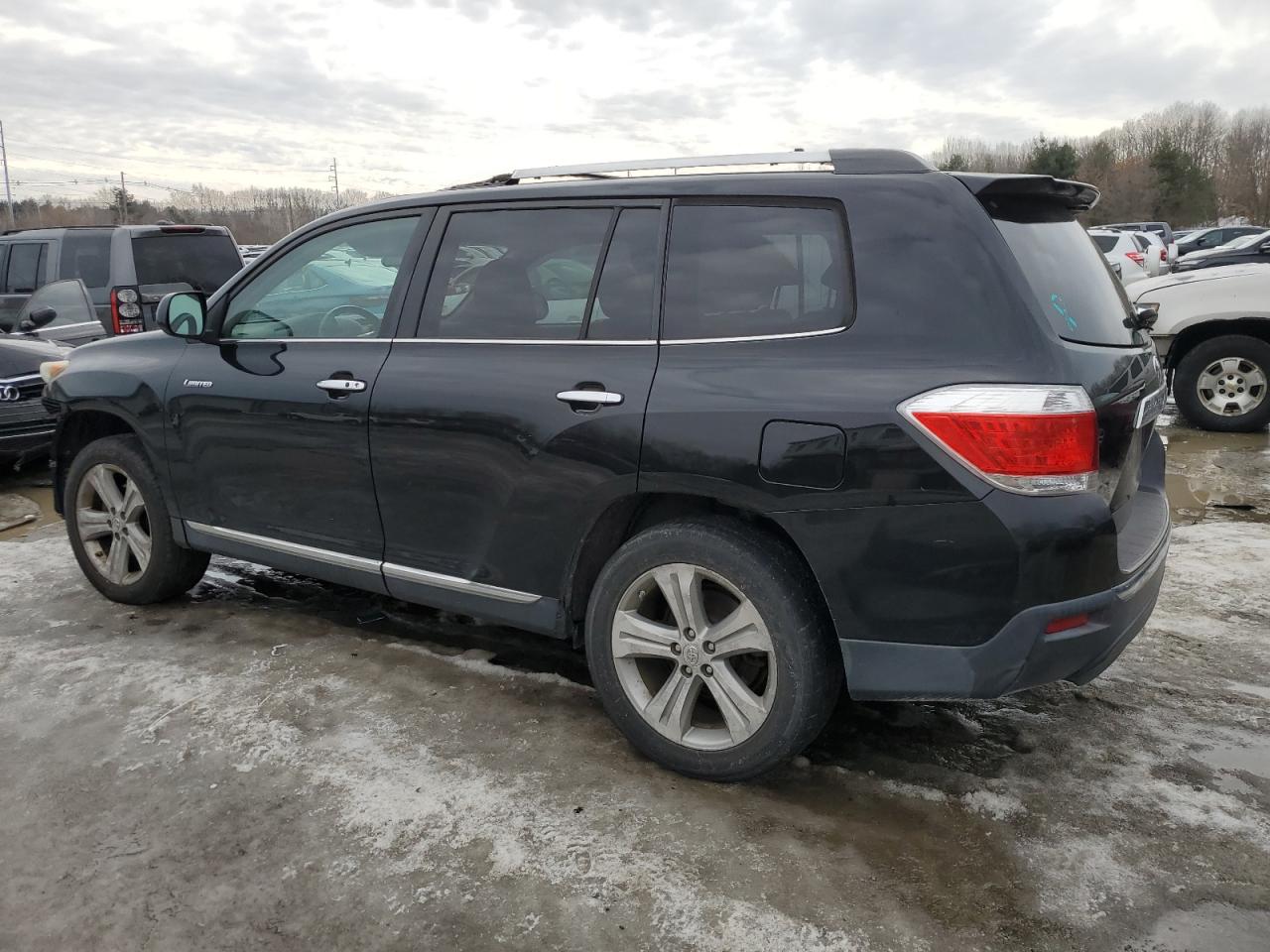 2012 Toyota Highlander - Image 2
