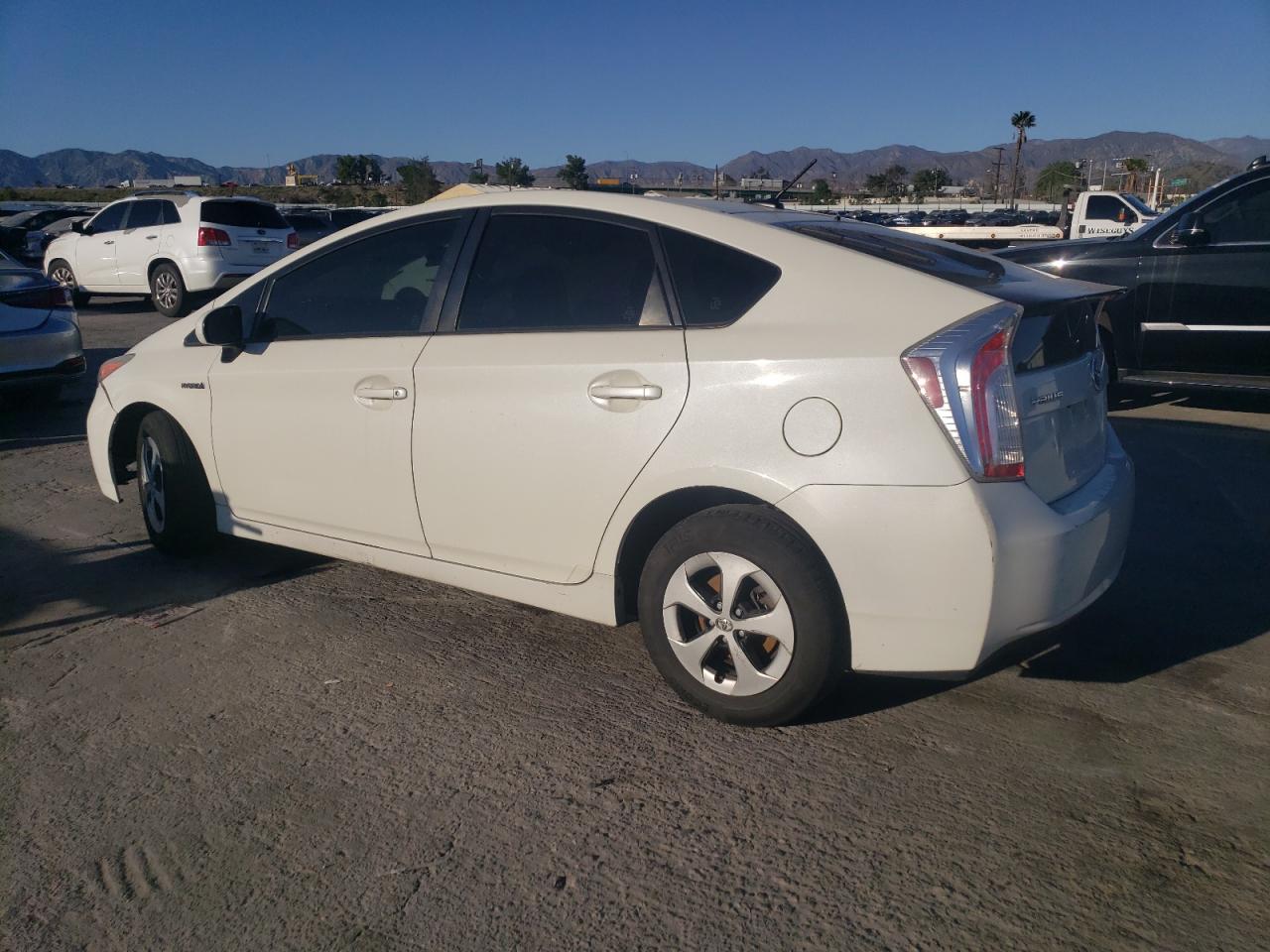 2015 Toyota Prius - Image 2