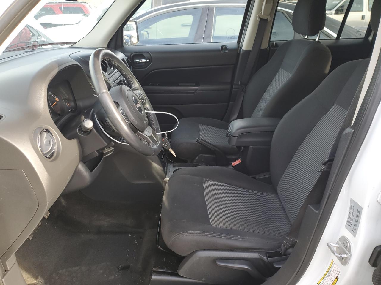 2016 Jeep Liberty (Patriot) - Image 7