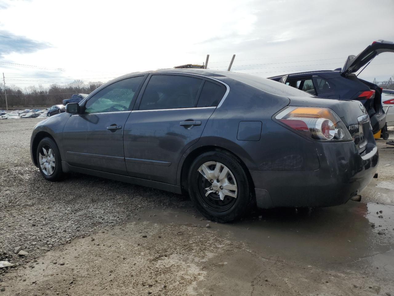 2009 Nissan Altima - Image 2