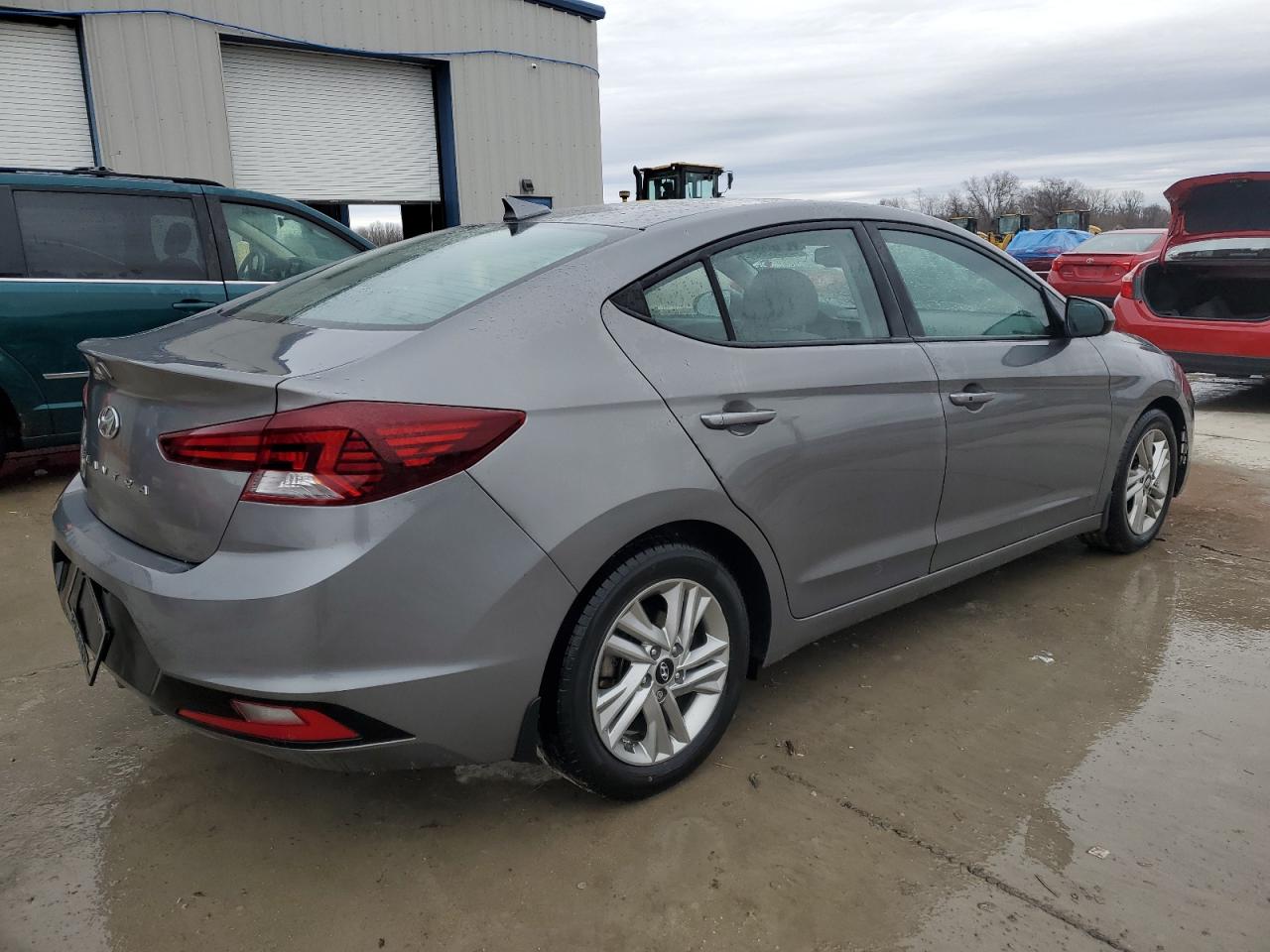 2020 Hyundai Elantra - Image 3