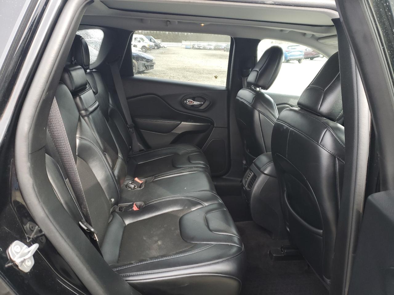 2019 Jeep Grand Cherokee - Image 11