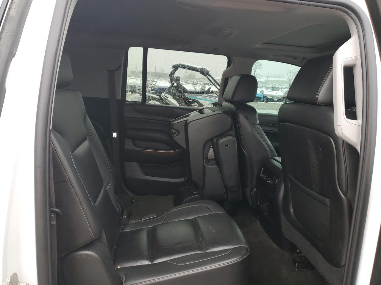 2015 Chevrolet Suburban - Image 11