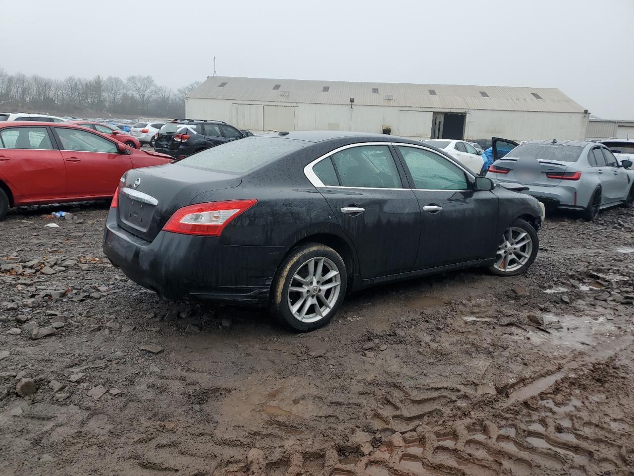 2010 Nissan Maxima - Image 3