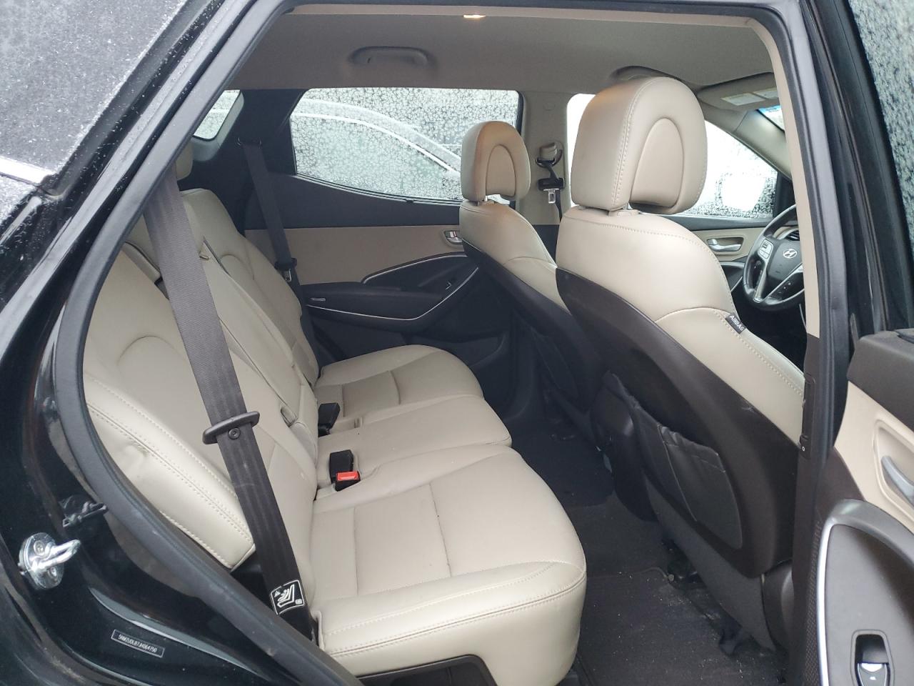 2018 Hyundai Santa Fe - Image 11