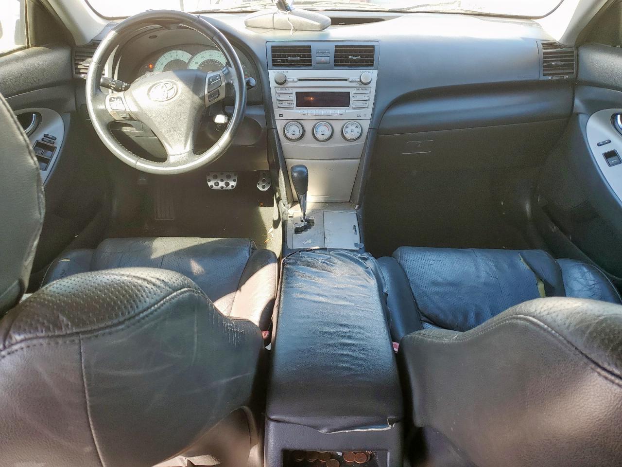 2010 Toyota Camry - Image 8