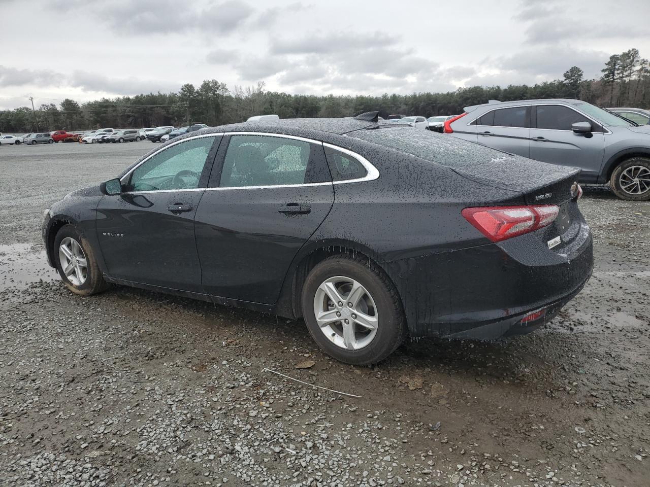 2022 Chevrolet Malibu - Image 2