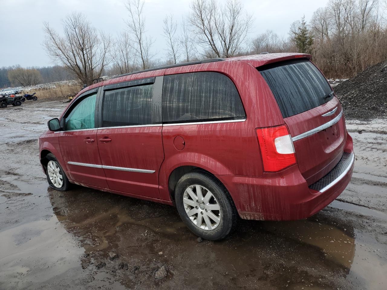2015 Chrysler Town & Country - Image 2