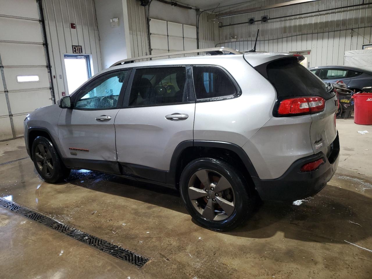2016 Jeep Grand Cherokee - Image 2