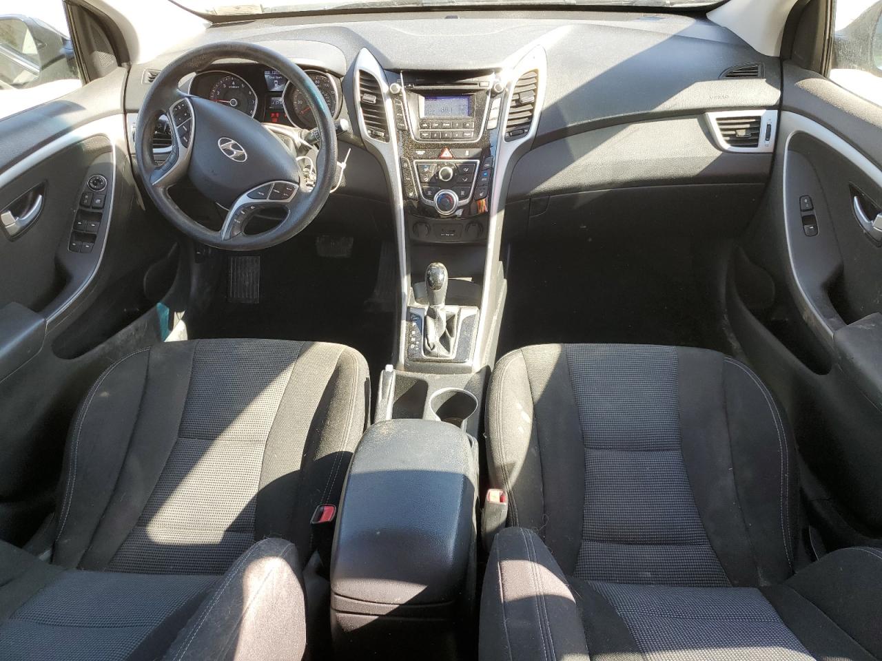 2013 Hyundai Elantra - Image 8