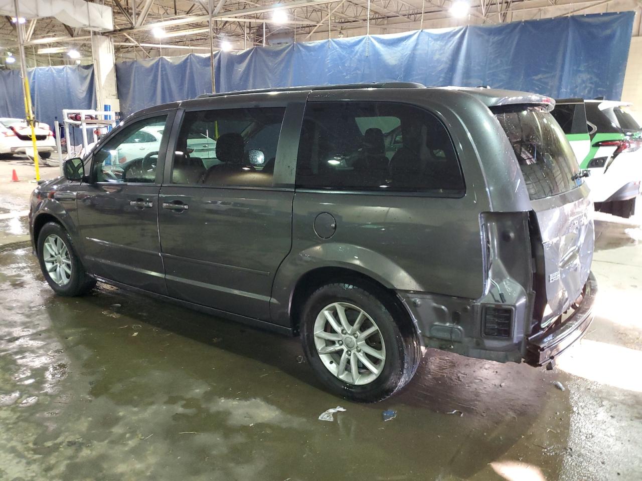 2015 Dodge Caravan - Image 2