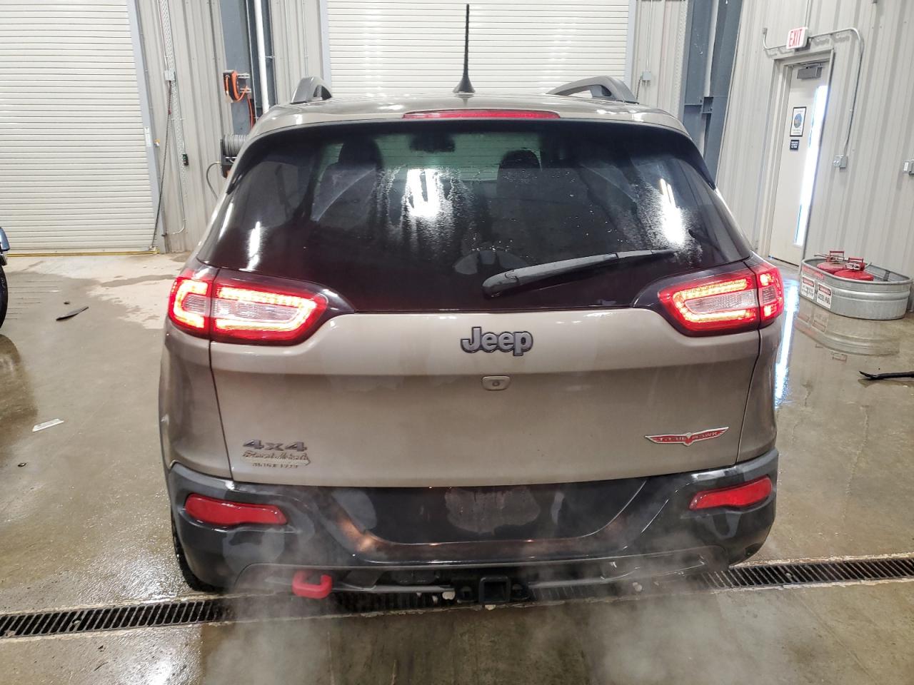 2017 Jeep Cherokee - Image 6