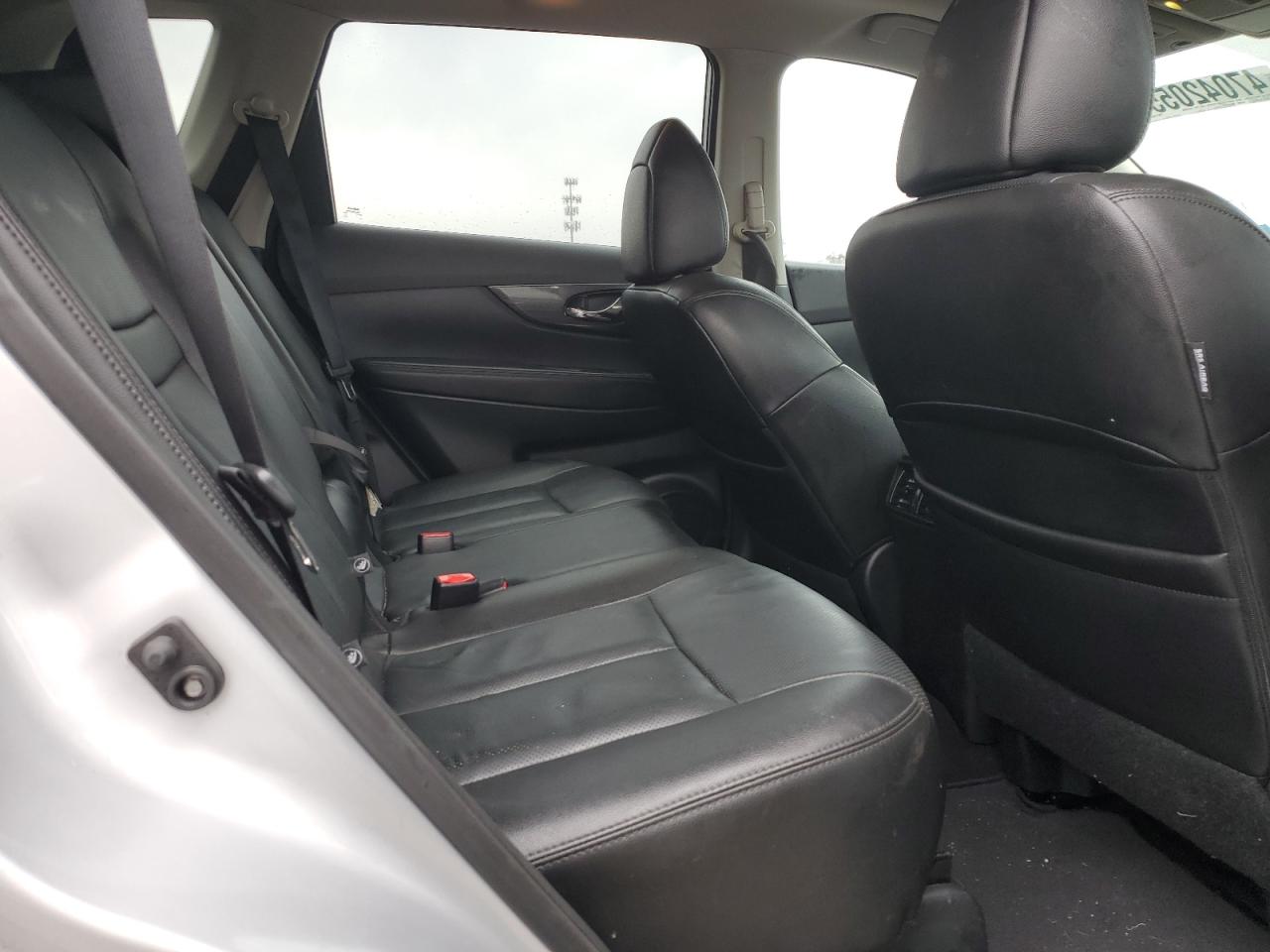 2016 Nissan Rogue - Image 11