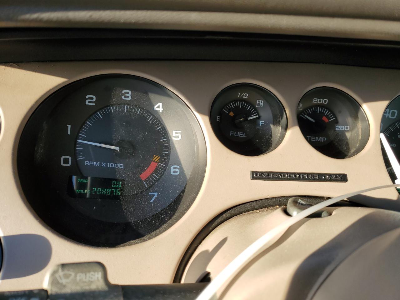 1995 Buick Riviera - Image 9