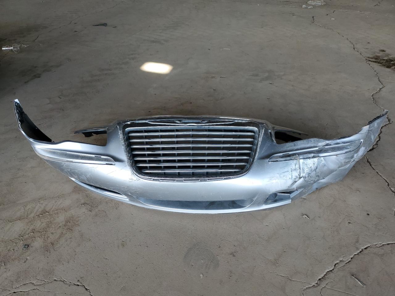 2014 Chrysler 300 - Image 12