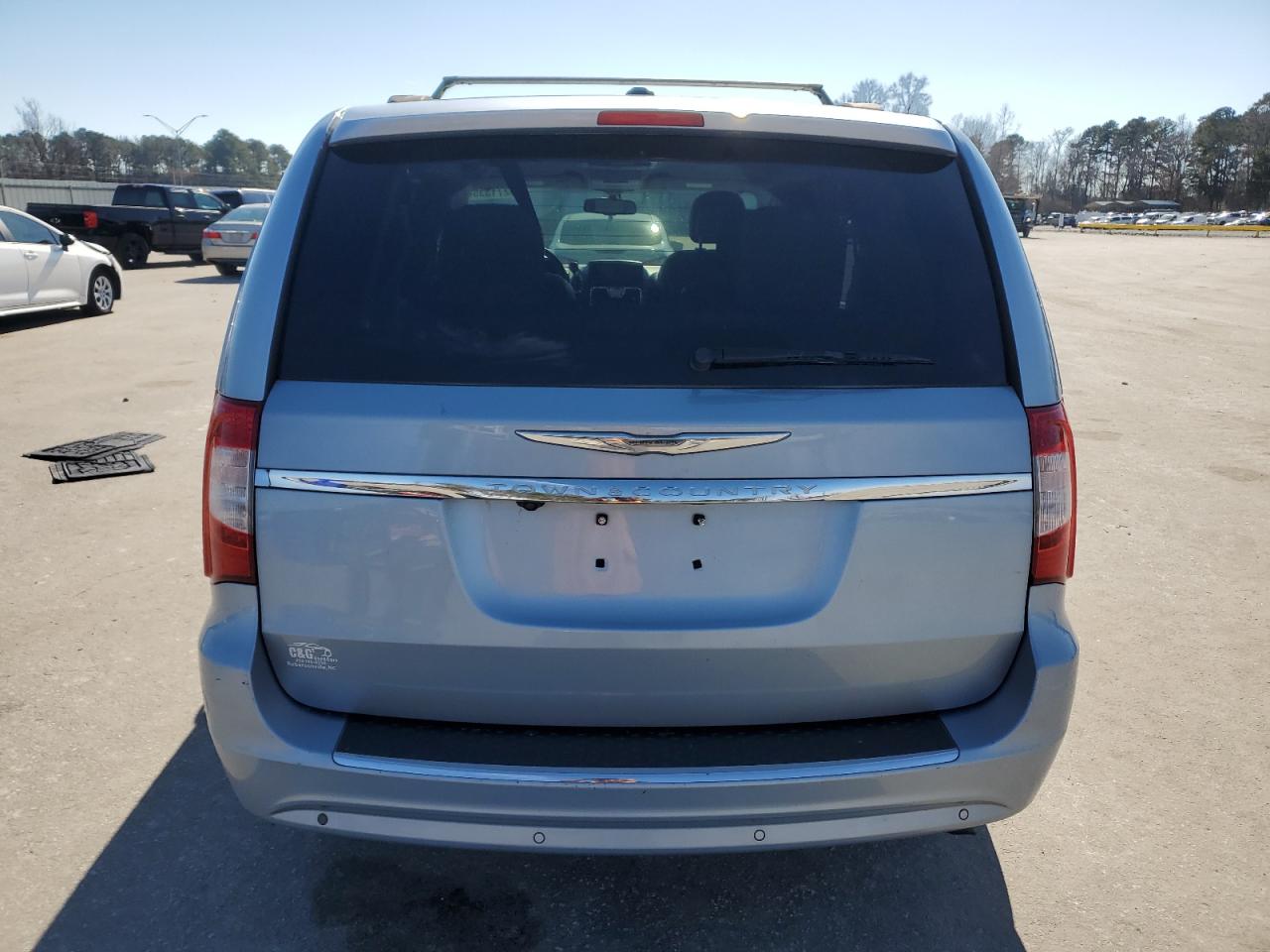 2012 Chrysler Town & Country - Image 6