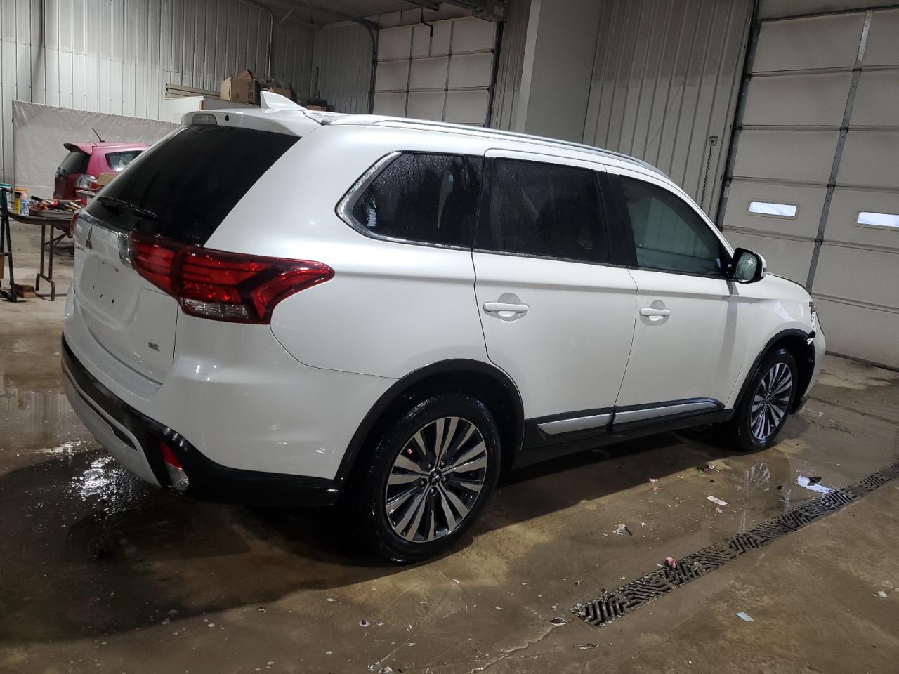 2020 Mitsubishi Outlander - Image 3