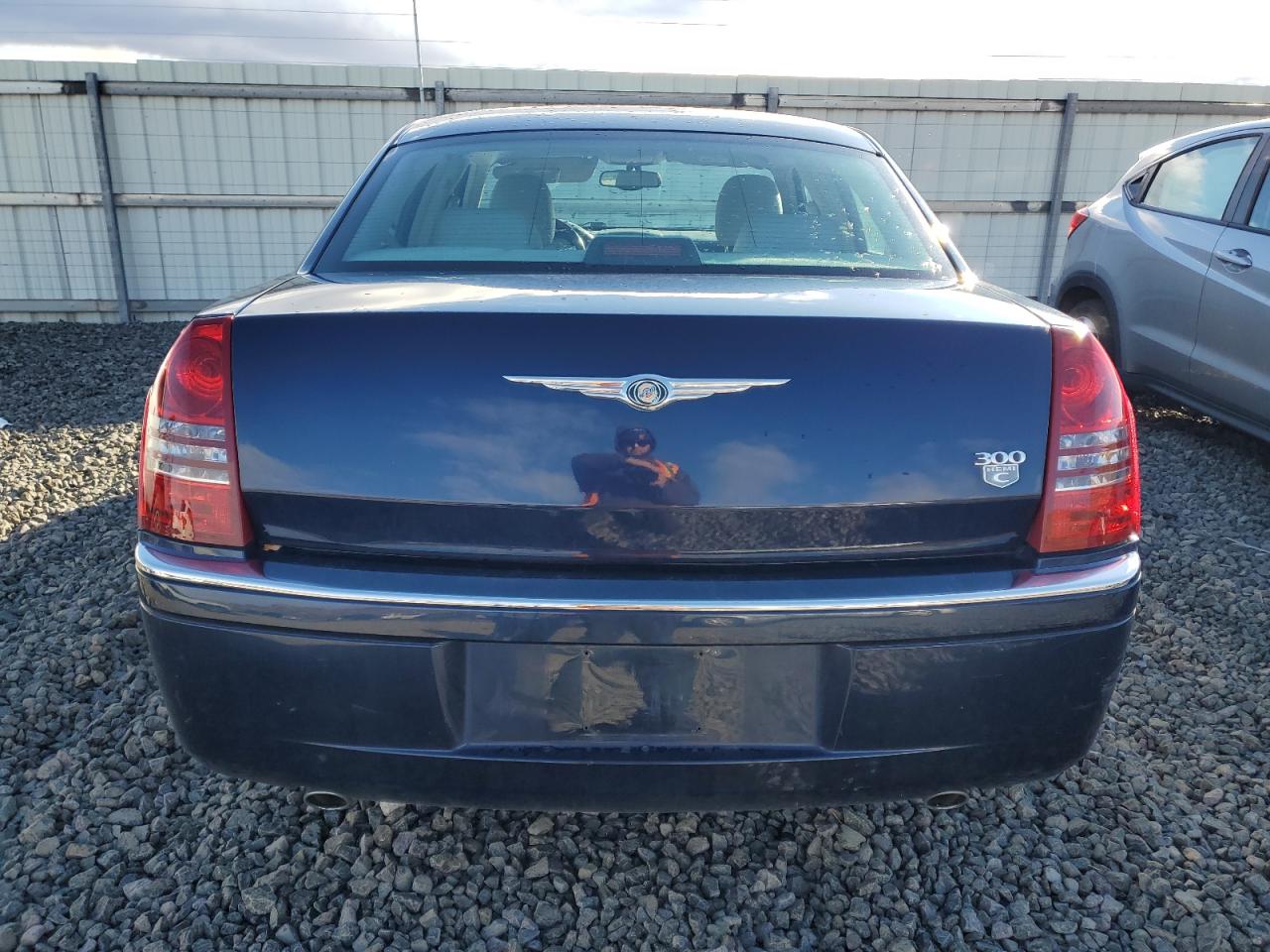 2005 Chrysler 300 - Image 6
