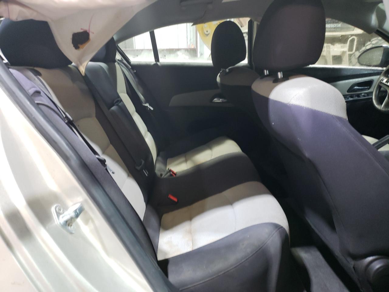 2013 Chevrolet Cruze - Image 11