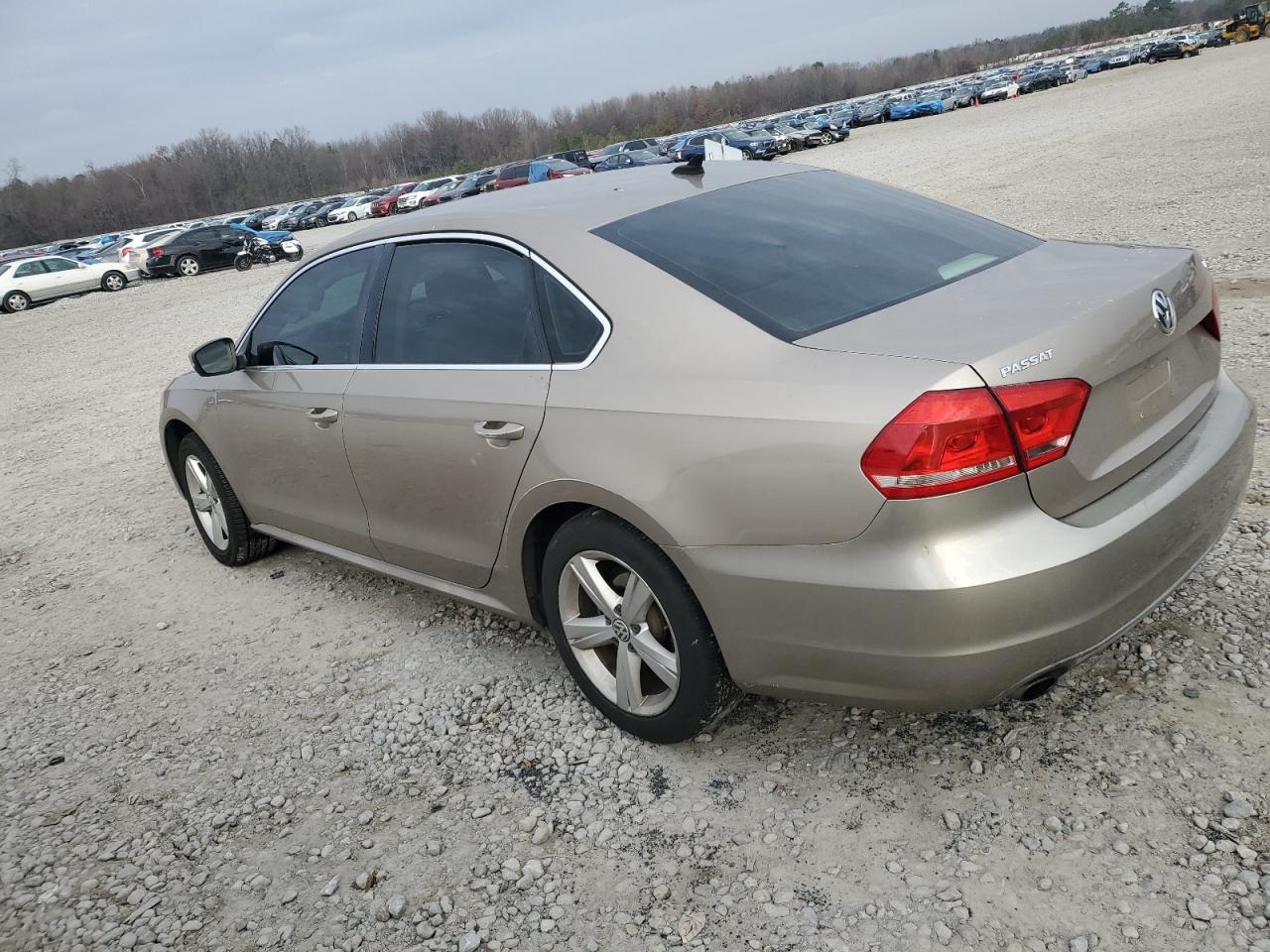 2015 Volkswagen Passat - Image 2