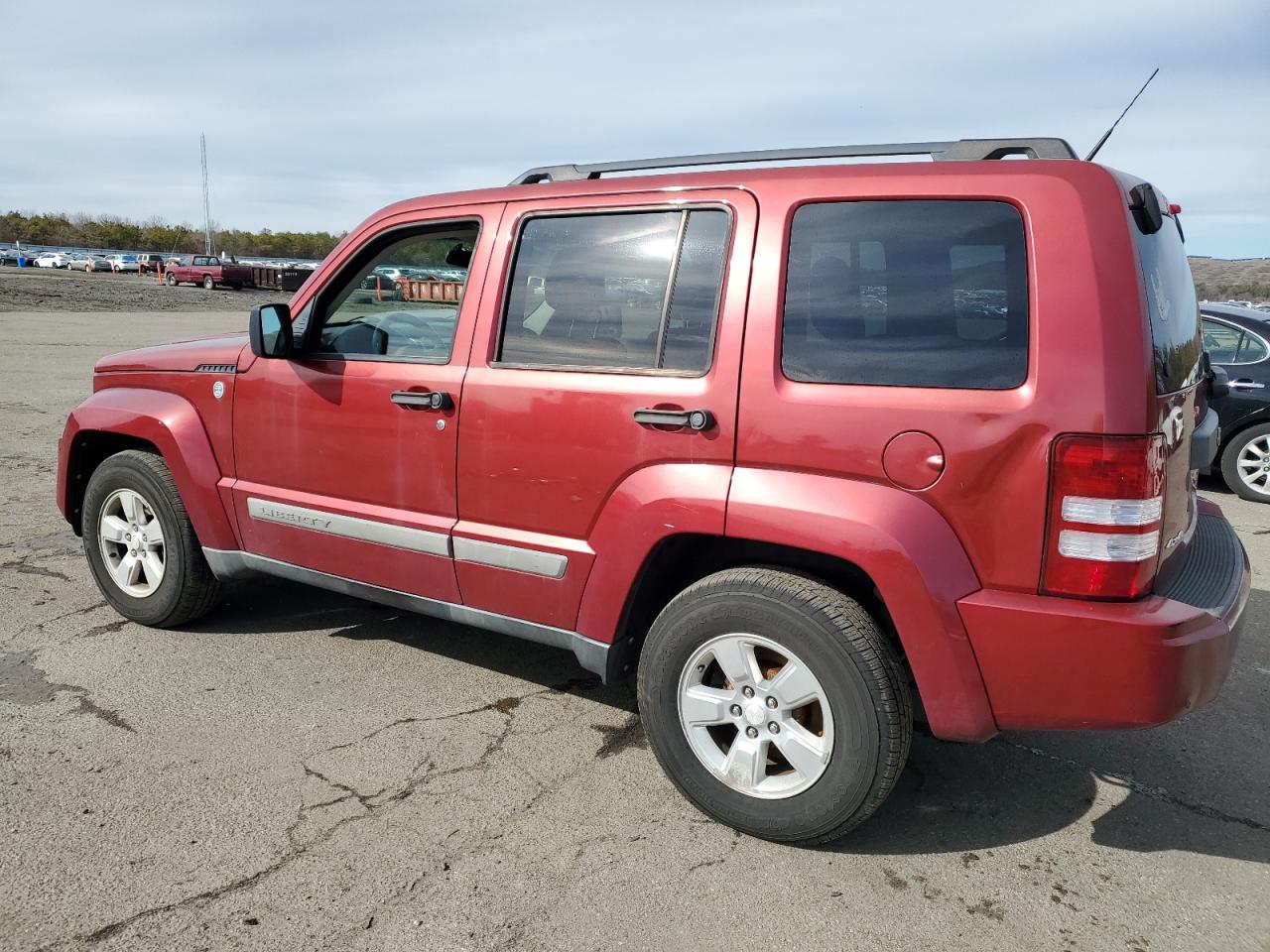 2011 Jeep Liberty (North America) - Image 2