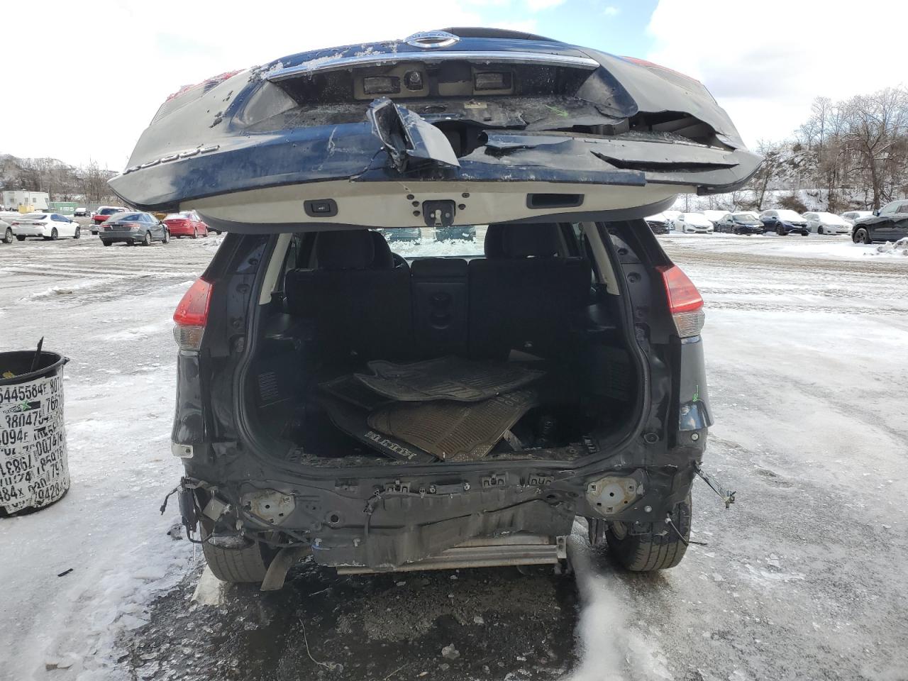 KNMAT2MV4JP621893 NISSAN ROGUE 2018