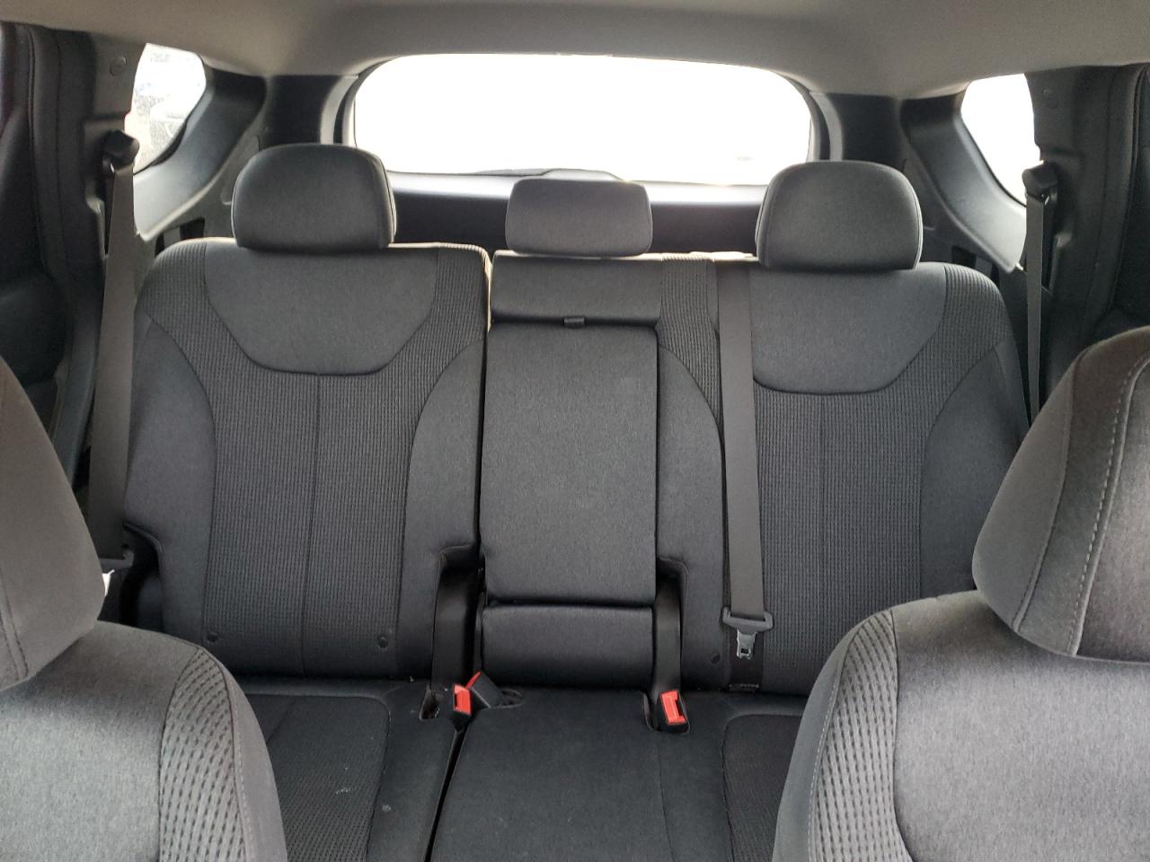 2019 Hyundai Santa Fe - Image 10
