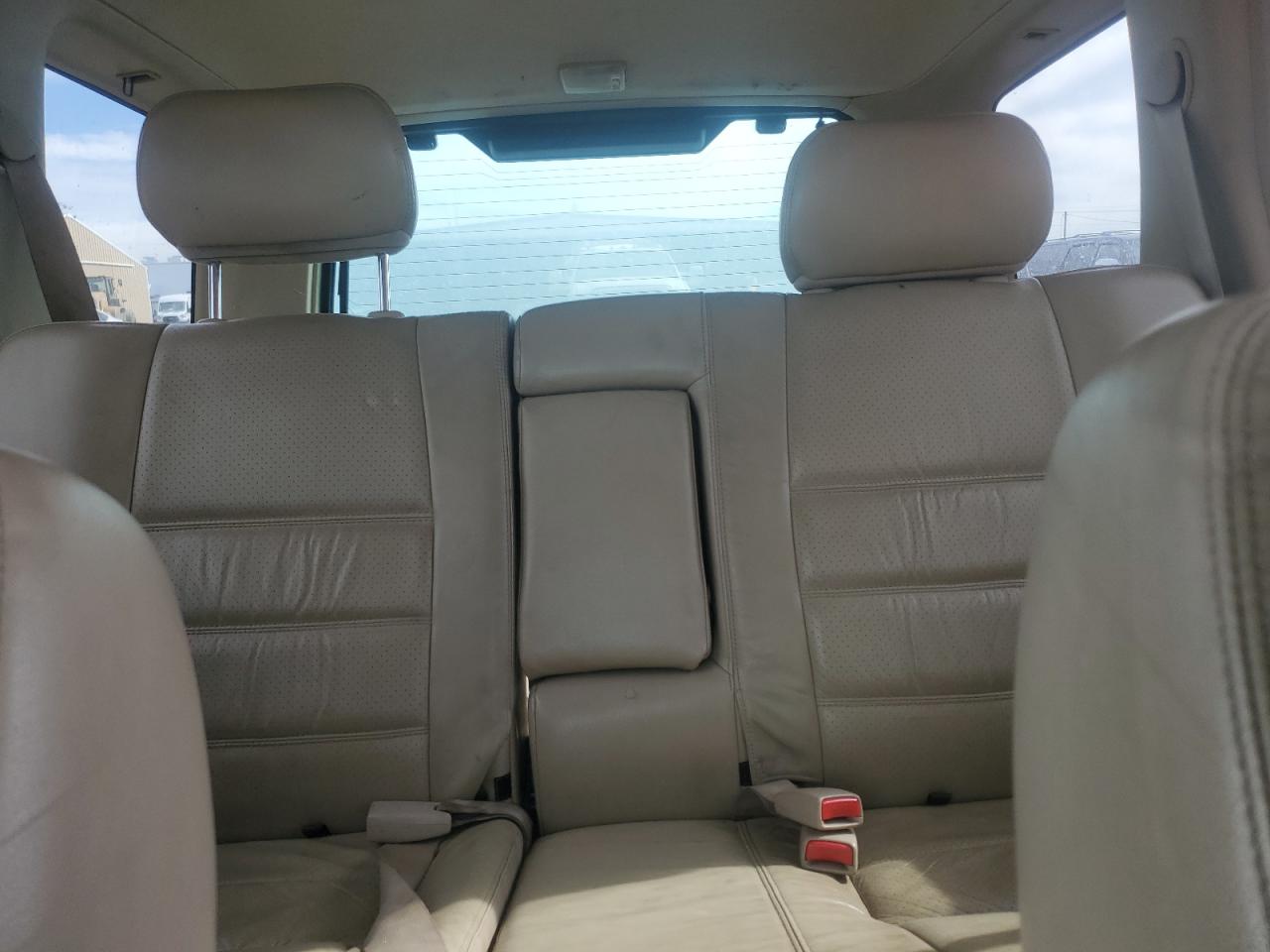 2002 Nissan Pathfinder - Image 10