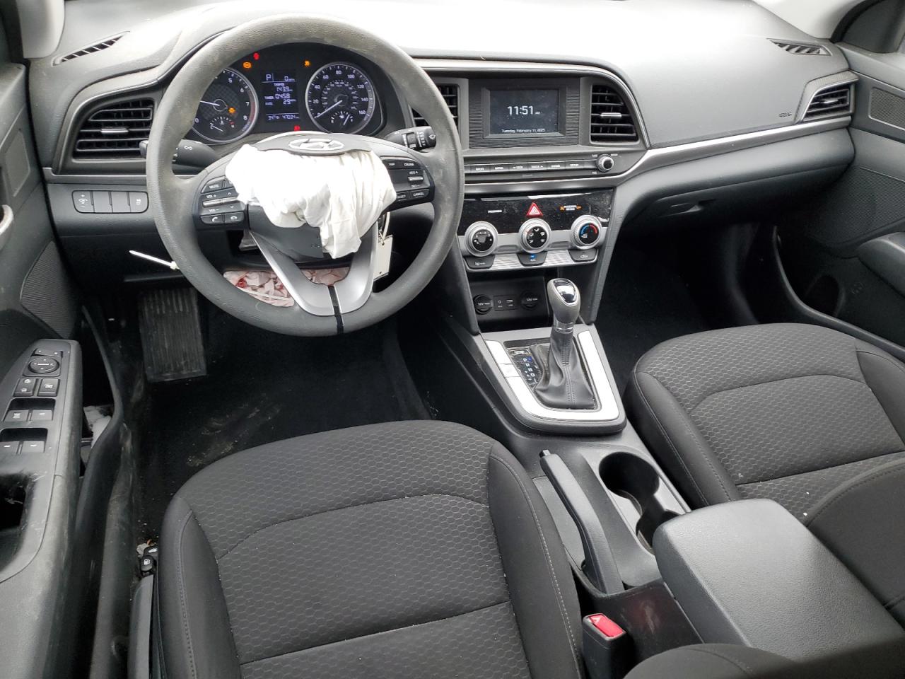 2019 Hyundai Elantra - Image 8