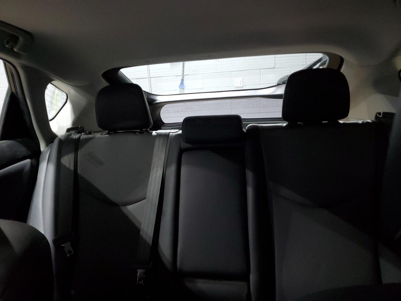 2015 Toyota Prius - Image 10