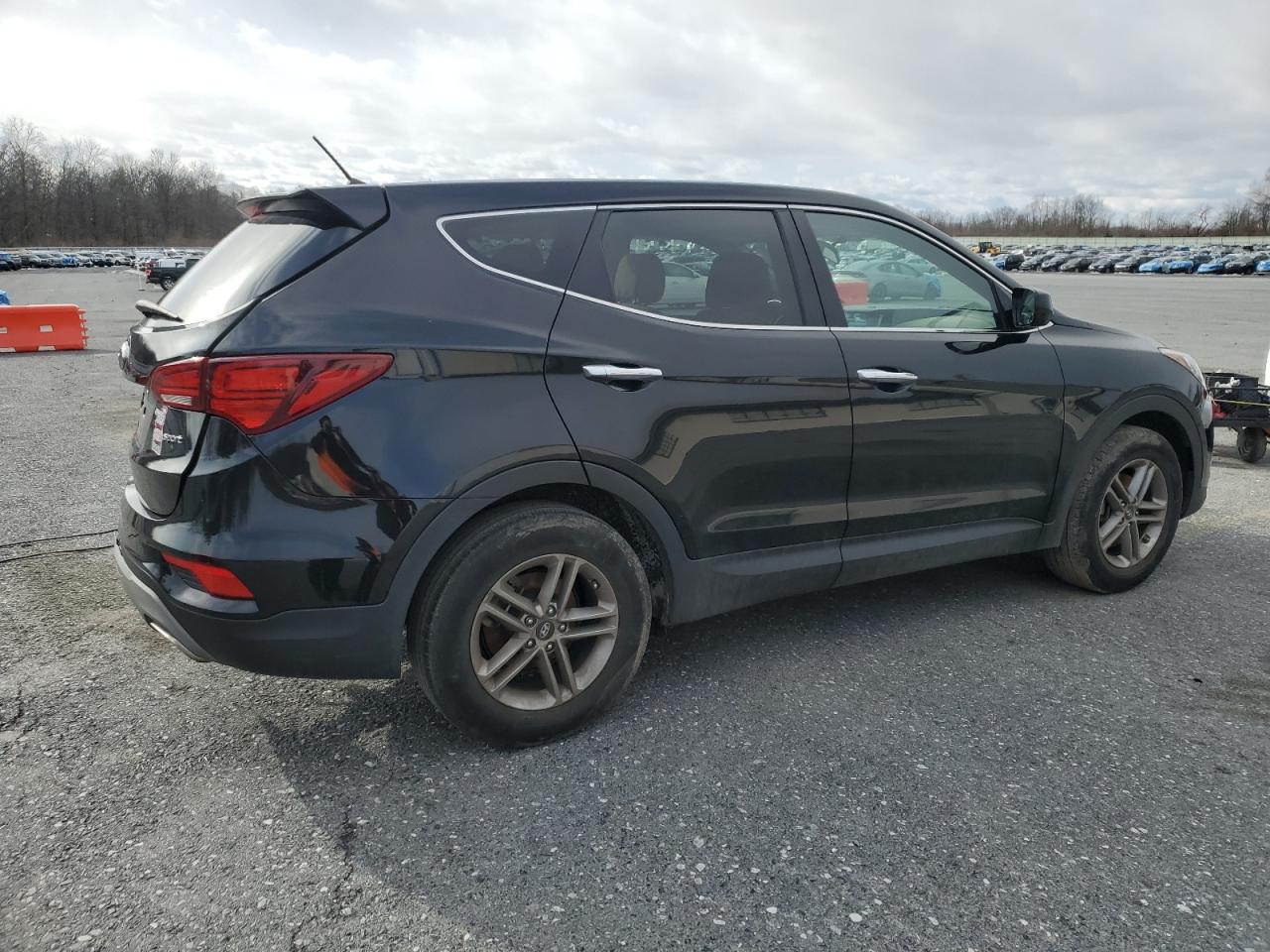 2018 Hyundai Santa Fe - Image 3