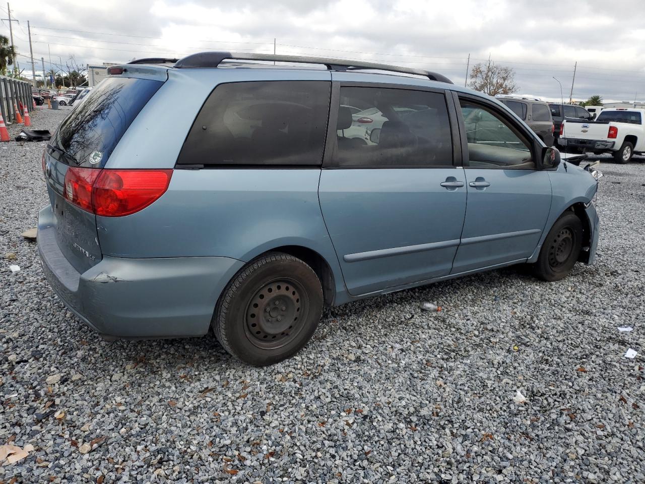 2006 Toyota Sienna - Image 3