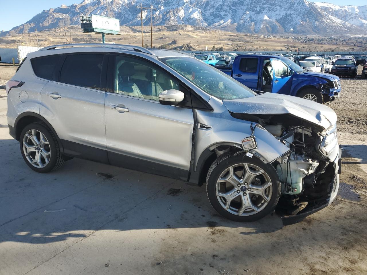 1FMCU9J94HUC01399 FORD ESCAPE 2017