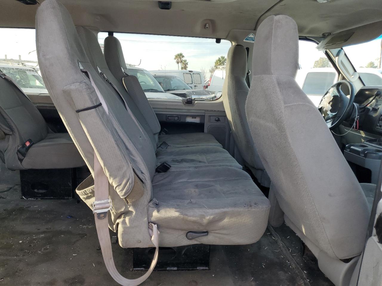 2009 Ford Econoline - Image 11