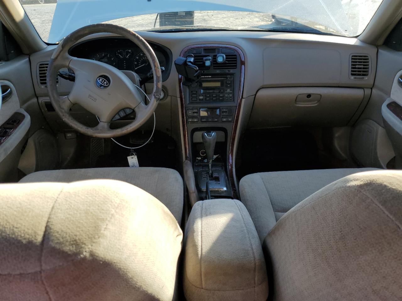 2004 Kia Optima - Image 8