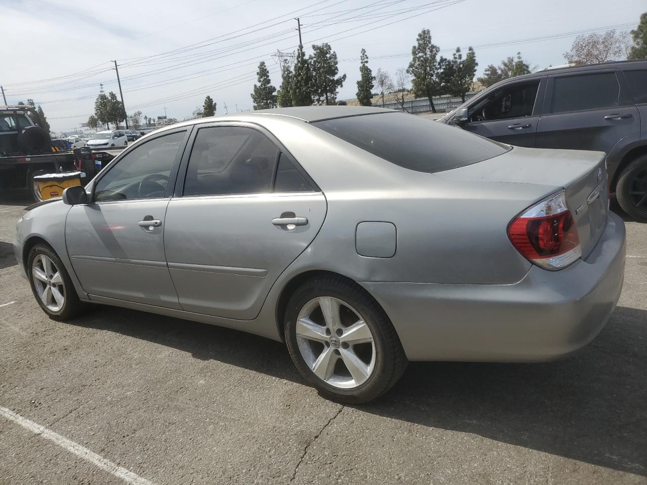 2005 Toyota Camry - Image 2