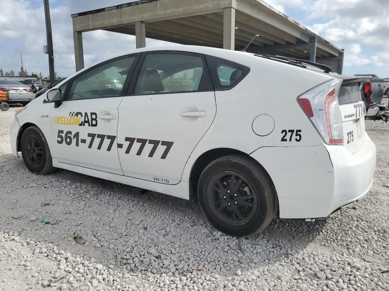 2013 Toyota Prius - Image 2
