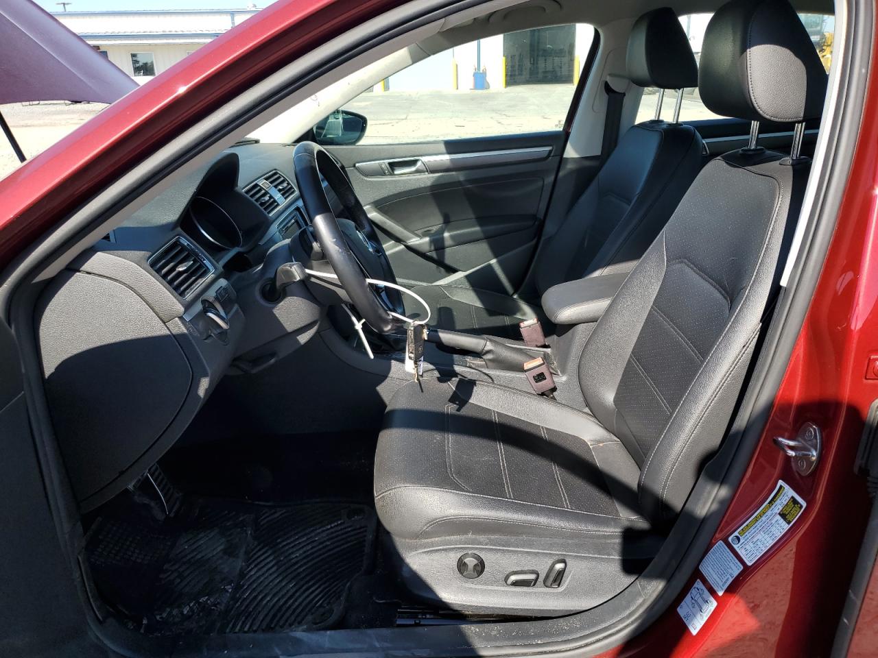 2018 Volkswagen Passat - Image 7