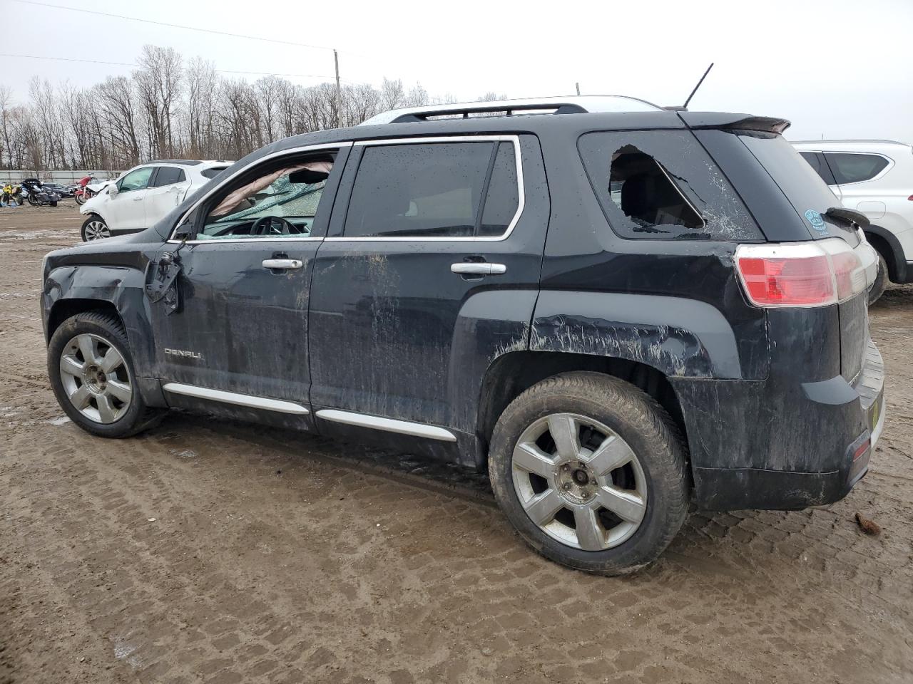 2015 GMC Terrain - Image 2