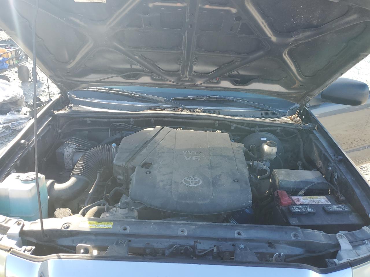2010 Toyota Tacoma - Image 11