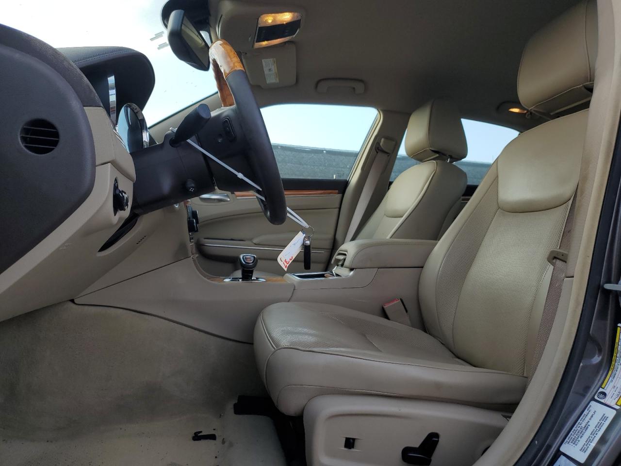 2013 Chrysler 300 - Image 7