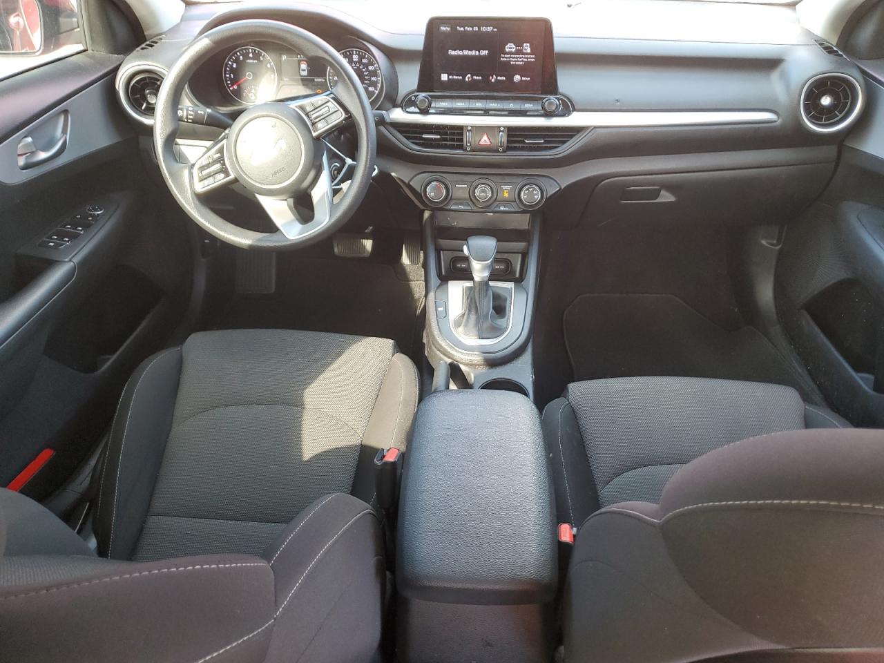 2022 Kia Forte - Image 8