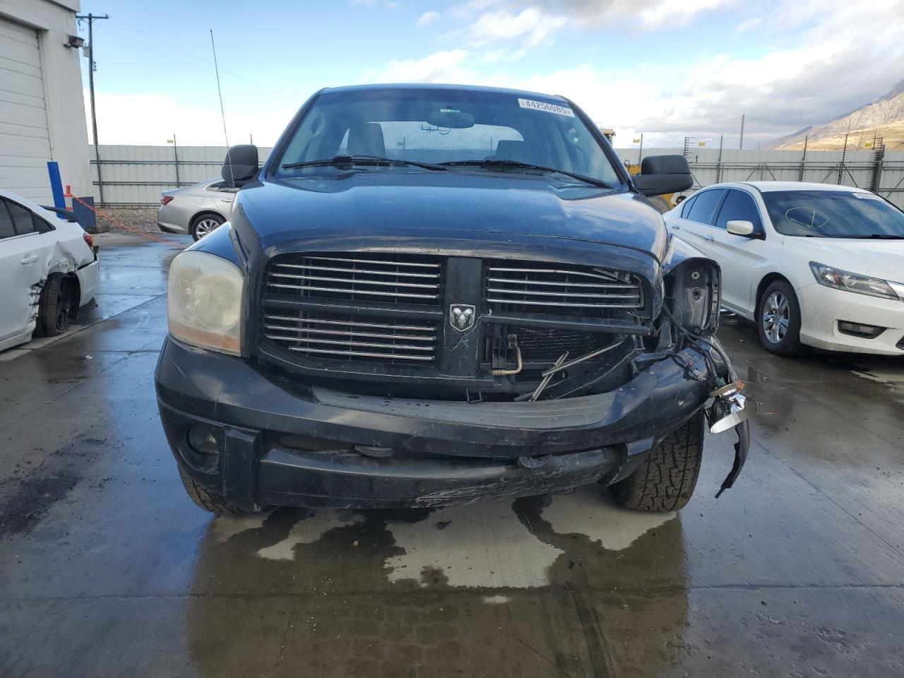 2006 Dodge RAM - Image 5