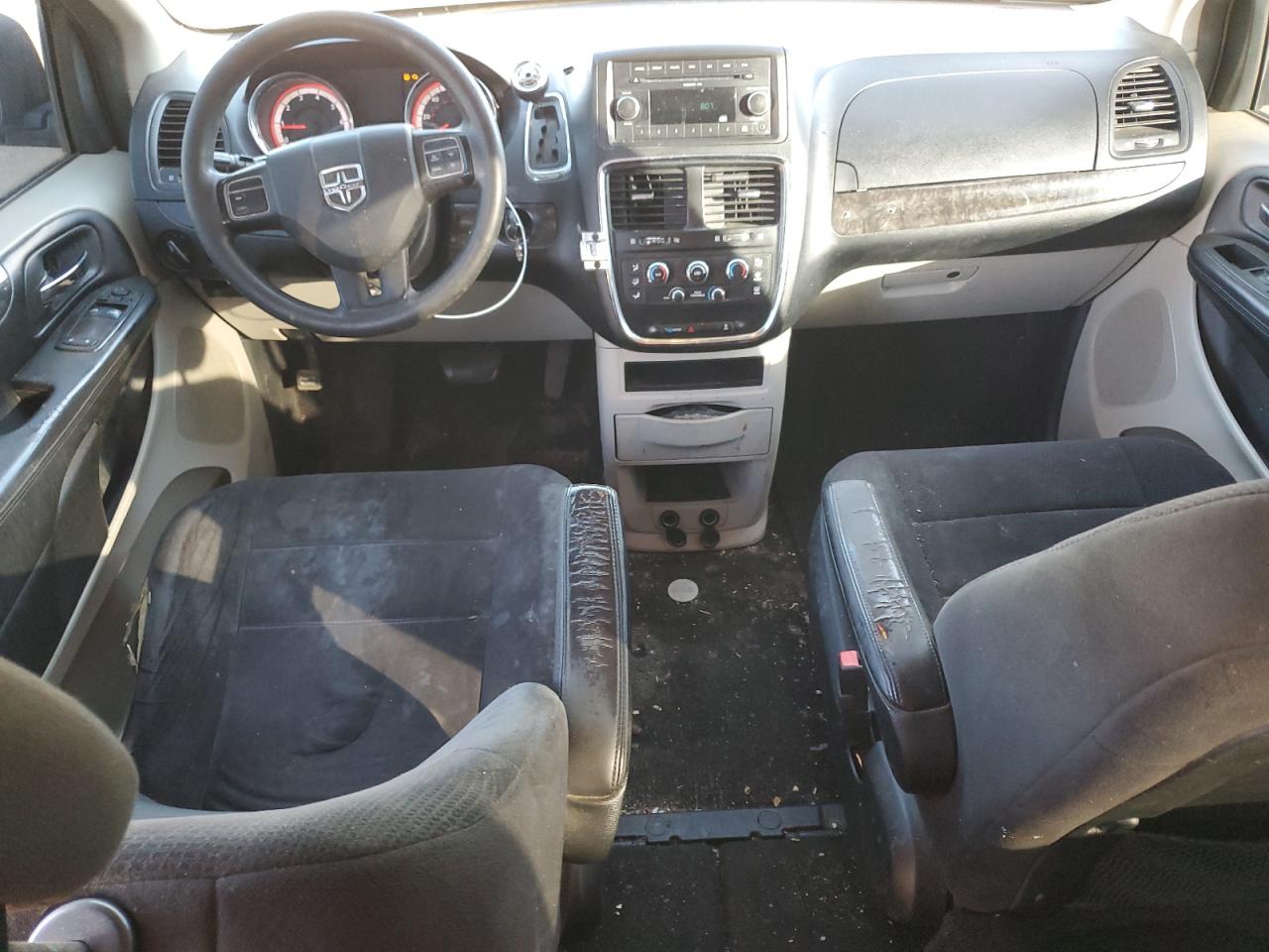 2011 Dodge Caravan - Image 8